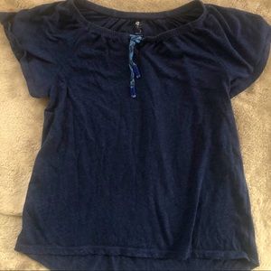 Old Navy hi-lo hem girls shirt
